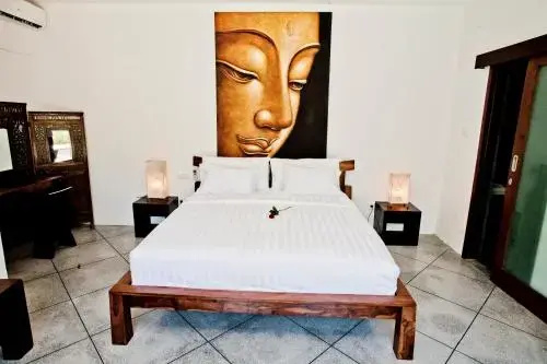 Joany Villas Bali 4 — отель в Кута, Индонезия