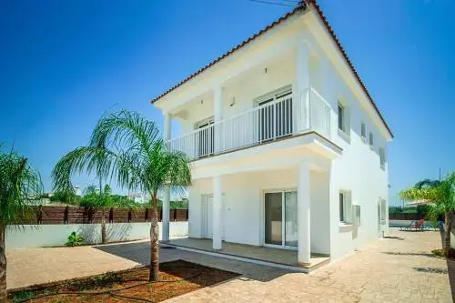Nissi Villa Ourania — забронировать отель в Айя-Напа