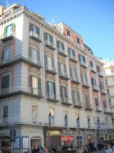 Цены на Le Cicale Apartments - Naples City Centre в Неаполе