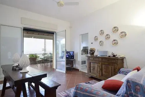 Цены на Panoramica Villa Mondello в Палермо