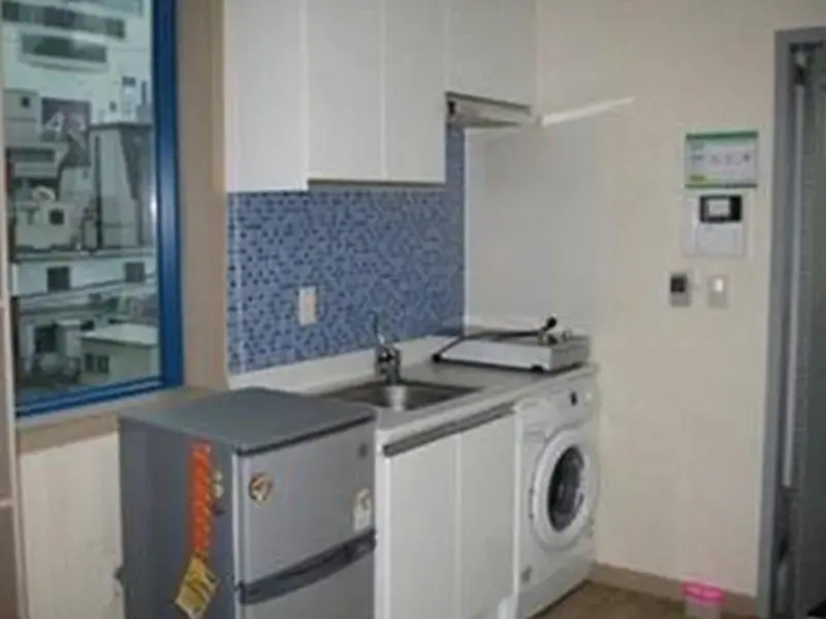 Shinchon S and T Guest House 1 — отель в Сеул, Южная Корея