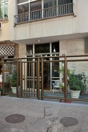 Copacabana 3 suites 3 — отель в Рио, Бразилия