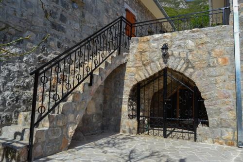 Mediteraneo Villa — отель с удобным расположением в Будва