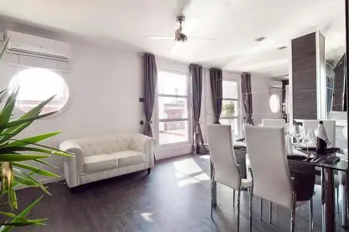 Panoramic Suite Luxury Center - Plaza Cataluña — комфортный отель в Барселоне