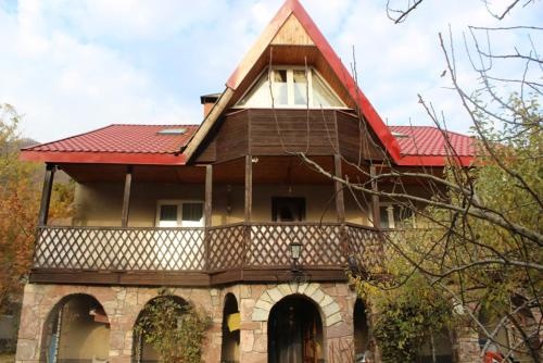 Holiday Home Gornica — отель с удобным расположением в Эсто-Садок