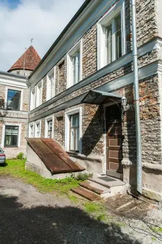 Delta Apartments - Suur Kloostri — отель с удобным расположением в таллине