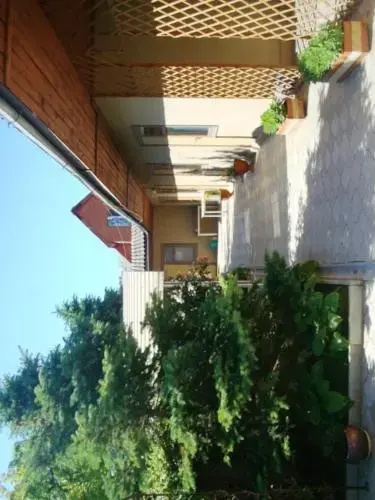 Na Sadovoy Guesthouse — отель с удобствами в Анапе
