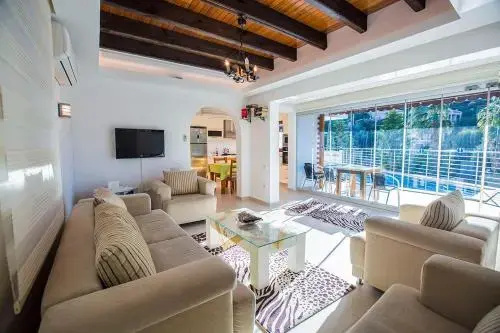 Villa Duru by Akdenizvillam — комфортный отель в Калкан