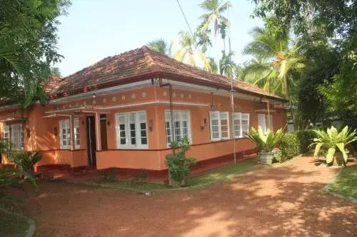 Kleine Villa Bentota — забронировать отель в Бентота