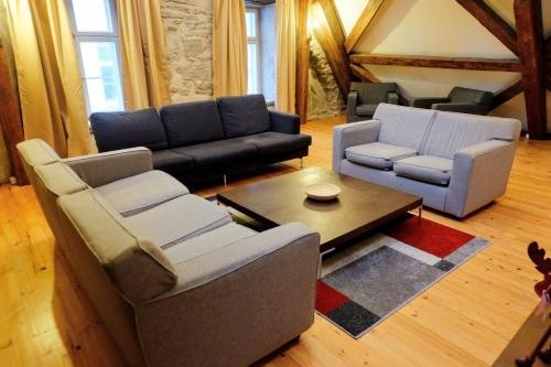 650 Year Medieval Penthouse — отель в таллине, Эстония