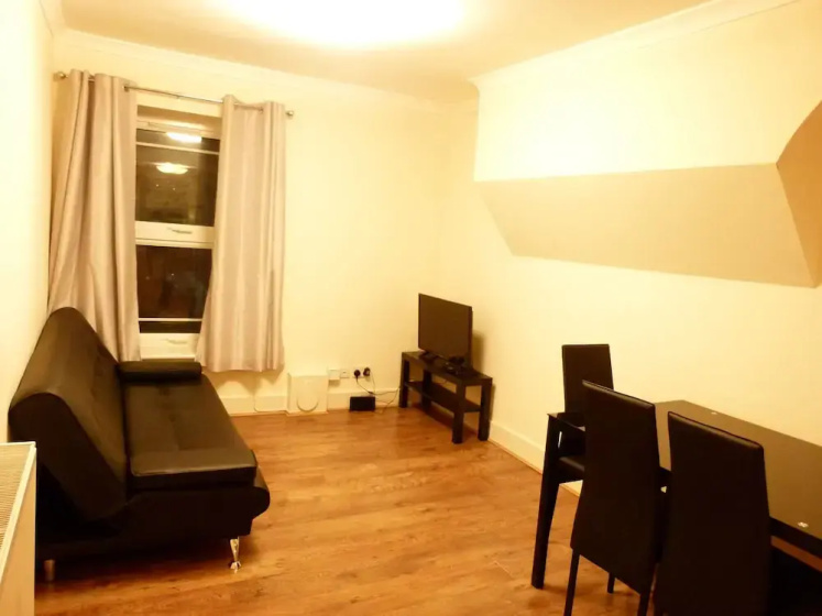 SS Property Hub - Canary Wharf Apartment — отель с удобствами в Лондоне