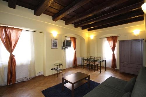 Tomasska Apartments — отель в Праге, Чешская Республика