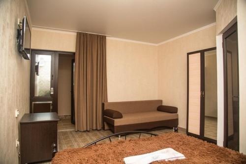 Цены на Avrora Guest House в Архипо-Осиповке