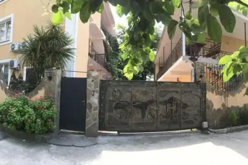 Цены на Guest House Marash в Сочи