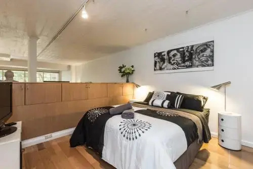Warehouse In Woolloomooloo — отель с удобствами в Сиднее