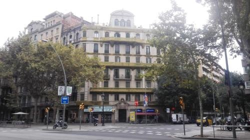 Apartment Eixample Esq Rocafort Diputacio — отель в Барселоне, Испания