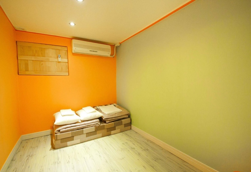 Popcorn Guesthouse Busan Station — отель в Пусан, Южная Корея