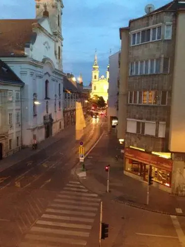 Bauhaus Studio with Parliament view — отель с удобным расположением в Будапеште