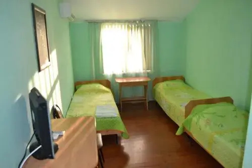 Guest house Izumrud — отель с удобным расположением в Лермонтово