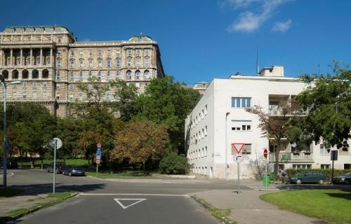Ebony Pianino Apartment — забронировать отель в Будапеште