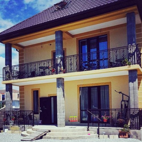 Цены на Dobriy Guest House в Кабардинка