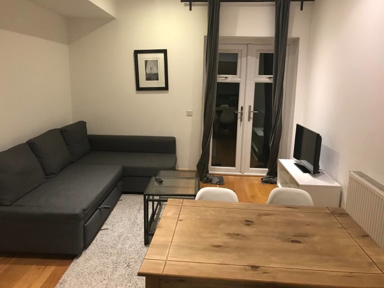 Greyhound 1 · Adorable 2 Bed Apartment Close To The River Thames — отзывы гостей и цены