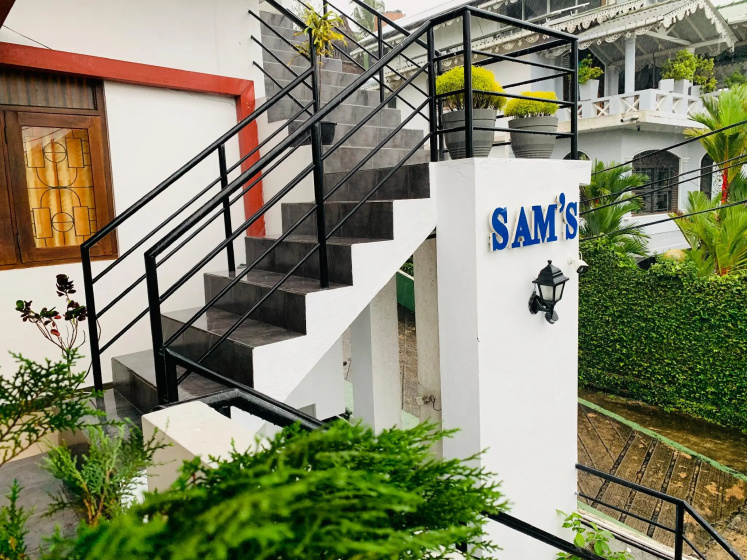 Sam's Guest House 2 — отель в Унаватуна, Шри-Ланка