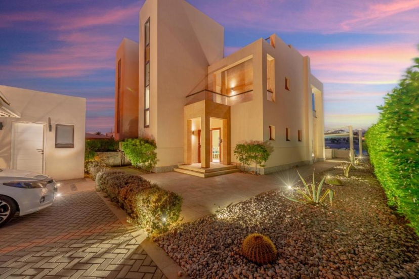 Joubal Lagoon II 3-Bedroom Villa with Private Pool — комфортный отель в эле