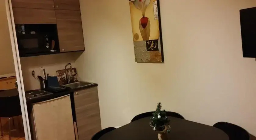 Цены на Thorigny Apartment в Париже