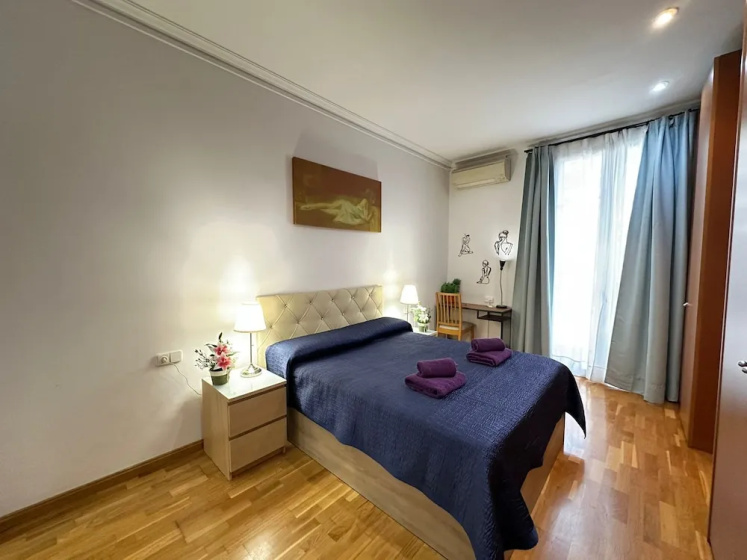 Rooms Calabria 3 — отель в Барселоне, Испания