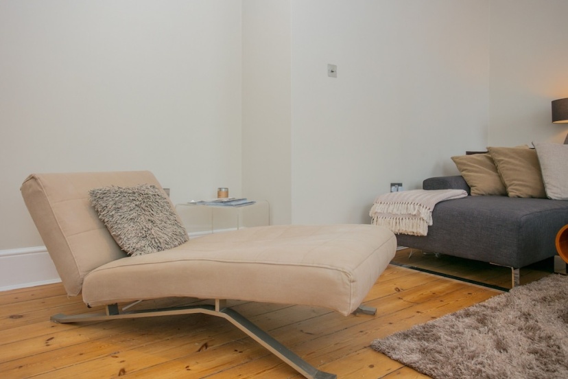 Цены на 1 Bedroom Apartment on Ladbroke Grove в Лондоне