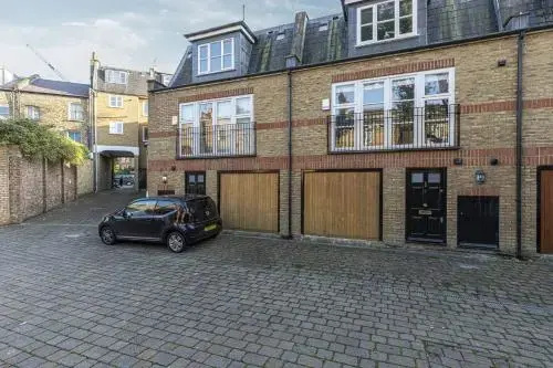 Lovely 2Bed House In Wandsworth W Backyard Patio — комфортный отель в Лондоне