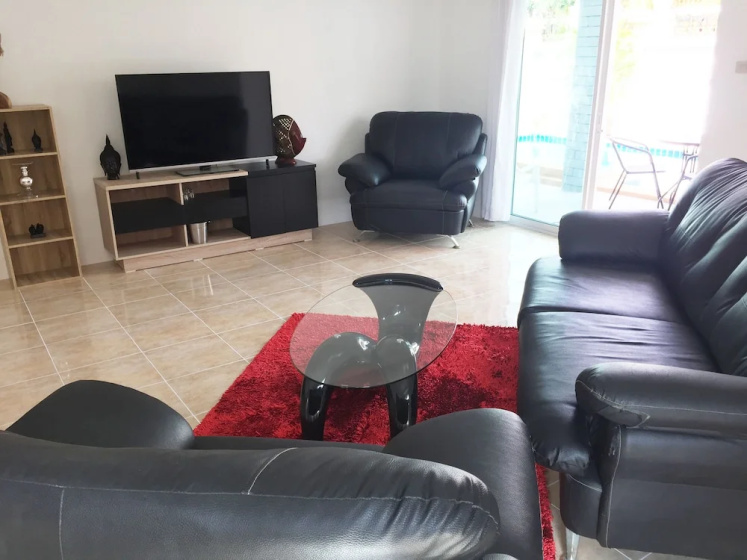 3 bedroom Pool Villa Near Walking St — забронировать отель в Паттайе