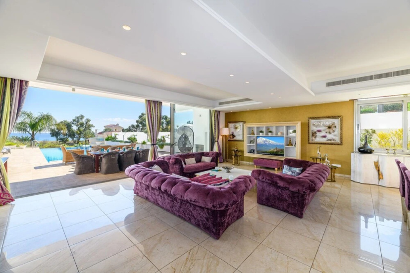 Lombardi Seafront Villa — отель с удобствами в Протарас