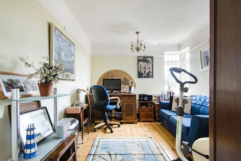 Vintage Twickenham Home By The River Thames — комфортный отель в Лондоне