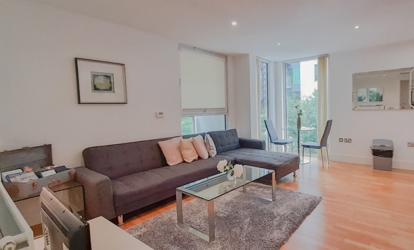 Impeccable 2-bed Apartment in London — отель с удобным расположением в Лондоне