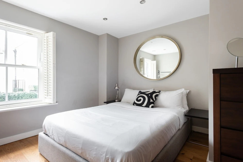 The Norfolk Townhouse - Large & Stunning 5BDR Mews Home on Private Street — комфортный отель в Лондоне