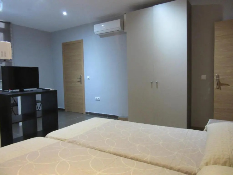 Apartamentos Adressadors 3 — отель в Валенсии, Испания