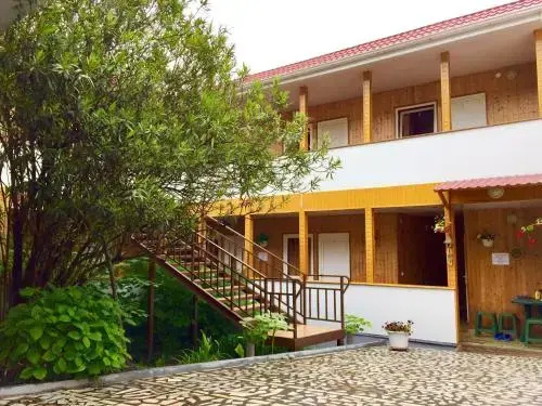 U Lidii Guest House — отель с удобным расположением в Сочи