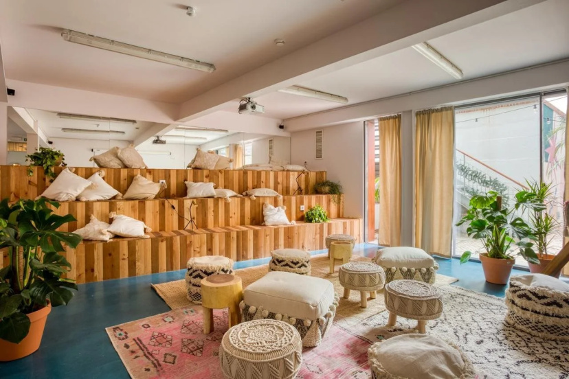 Selina Secret Garden Lisbon - Hostel — отель с удобным расположением в Лиссабоне