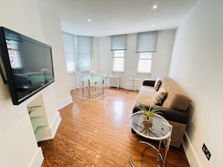 Captivating 2-bed Apartment in Central London — забронировать отель в Лондоне