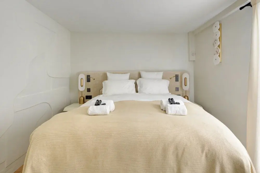 Champs Elysees AC Luxe with Terrace — отель в Париже, Франция