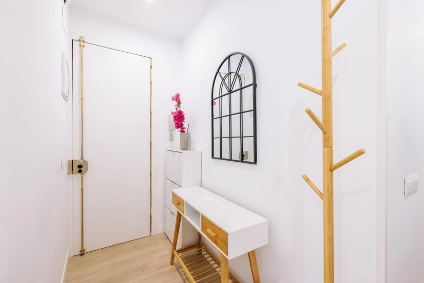 Madrid center 2 bedrooms quiet apartment — забронировать отель в Мадриде