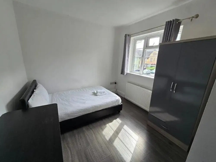 Limehouse En-suite With Garden View — отель с удобствами в Лондоне