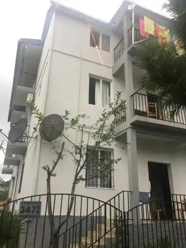 Guest House On Rustaveli 347D — отель с удобствами в Кобулети