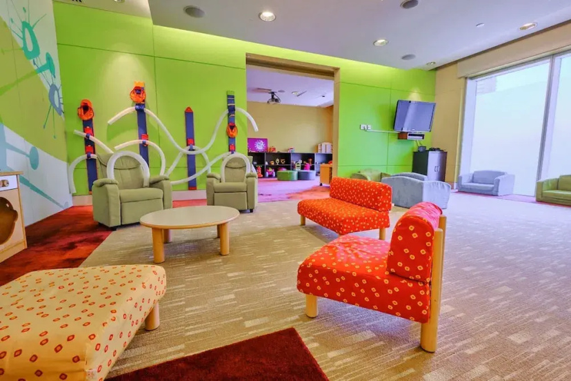 Grand Stay in This 1 Bedroom Flat That Sleeps 4 — отель с удобствами в Дубае