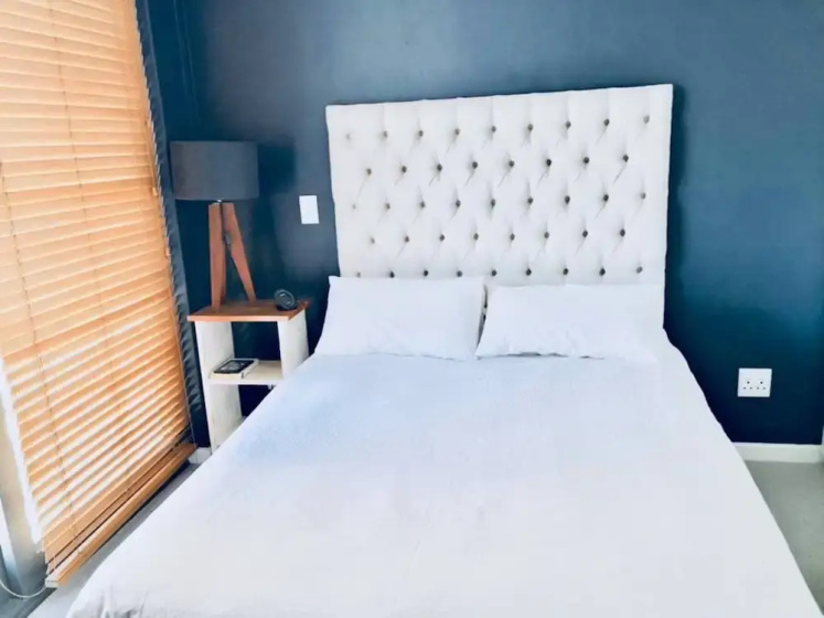 Цены на 1 Bedroom Apartment in Cape Town City Centre в Кейптауне