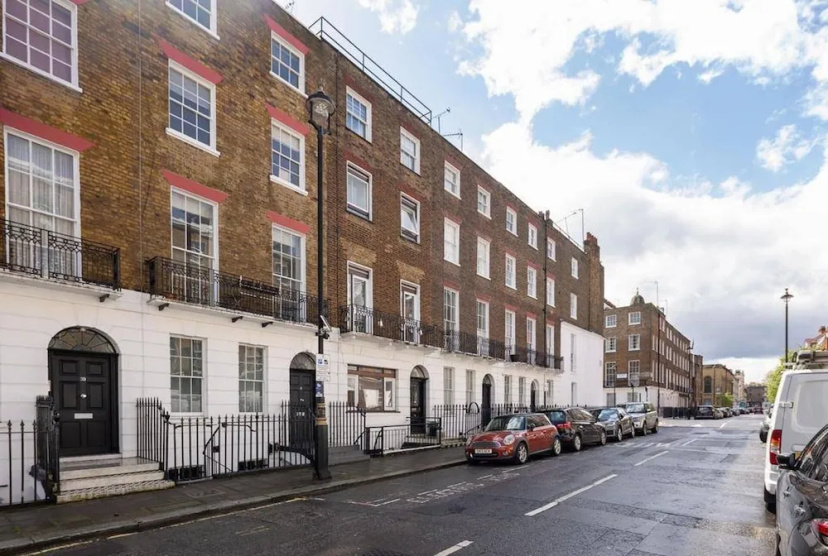 Chic London Apartment in Prime Location — комфортный отель в Лондоне