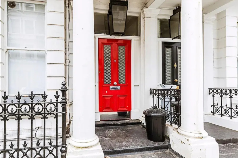 Lovely One-bedroom Flat Near West Kensington — отель с удобным расположением в Лондоне