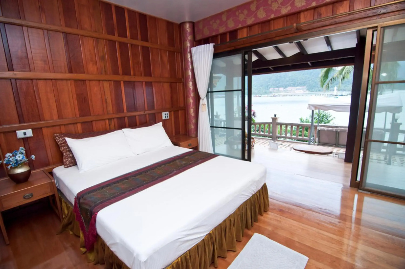 Bhuvarin Resort — забронировать отель в Чанге